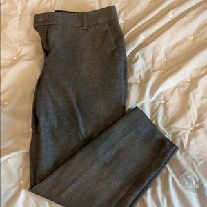 Ankle-length slacks.